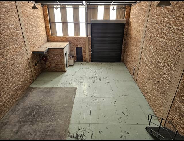 517M² WAREHOUSE TO LET IN NORTH RIDING